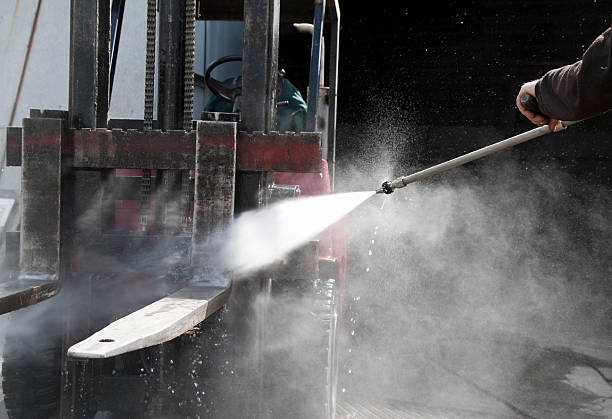 Best Gutter Cleaning and Brightening in River Road, OR